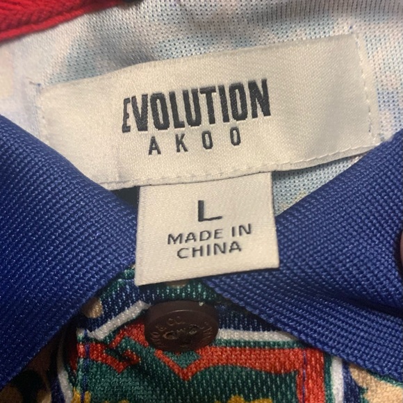 AKOO POLO SHIRT TANGIER SS MEN’S SIZE L
NWT
Colorful Geometric Polo Shirt - Picture 5 of 7